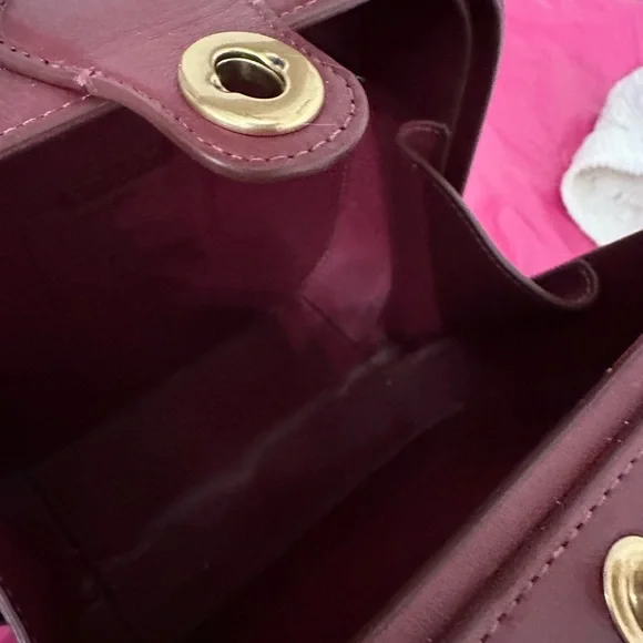 Burgundy Coach crossbody bag. Button open. Long shoulder strap. Leather. - Picture 4 of 6